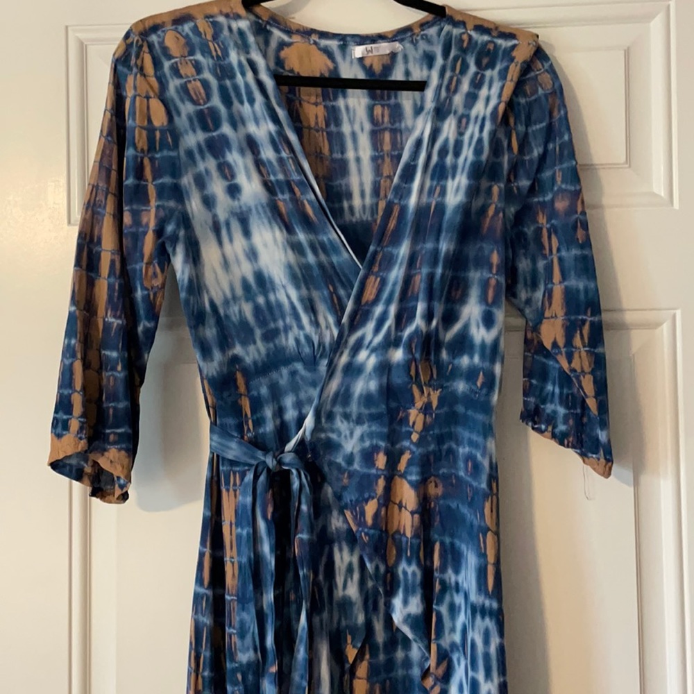 Cover up dress, size medium , flowy , beach wear